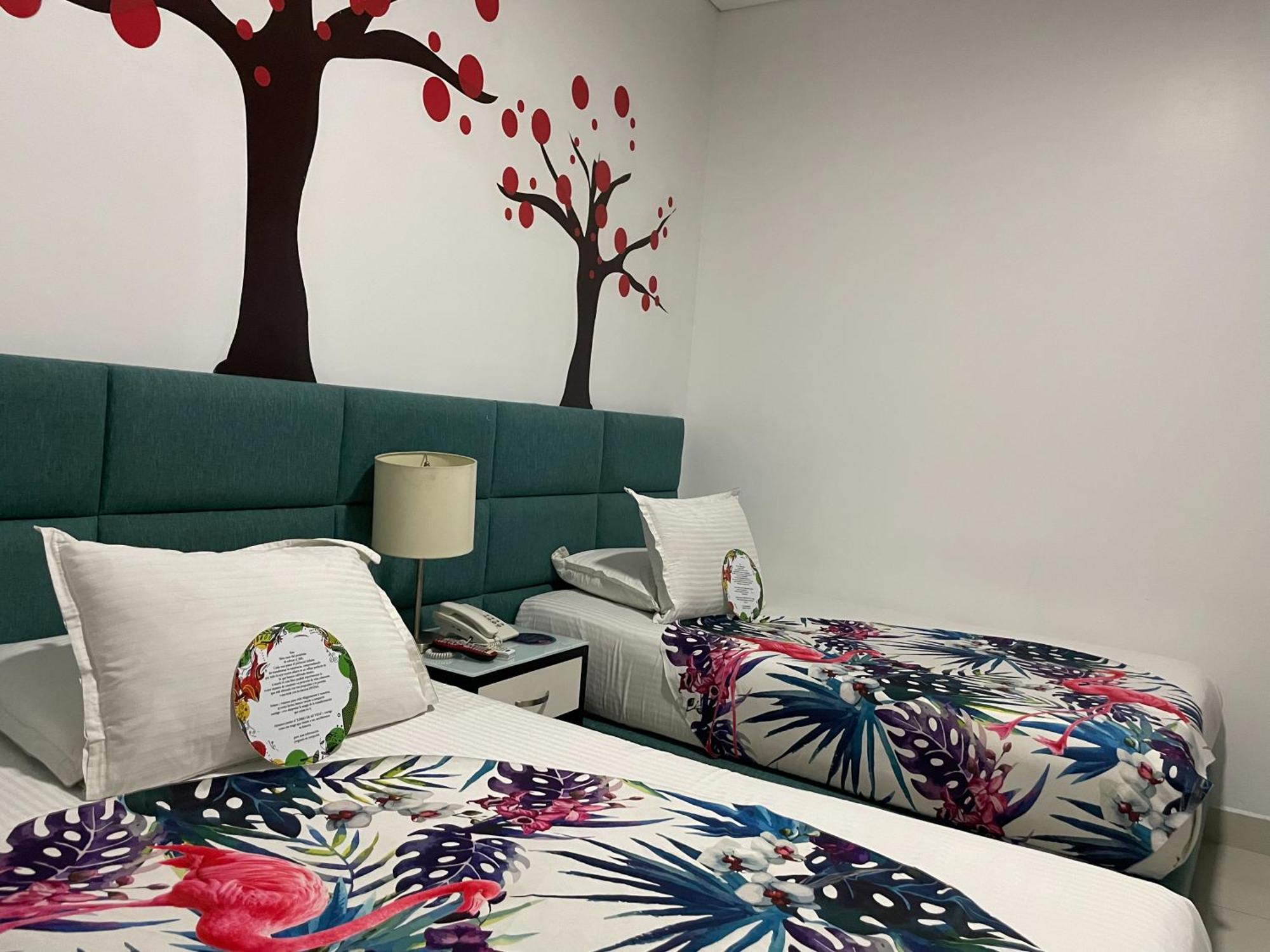 Hotel Bolivariana Plaza Medellín Zewnętrze zdjęcie