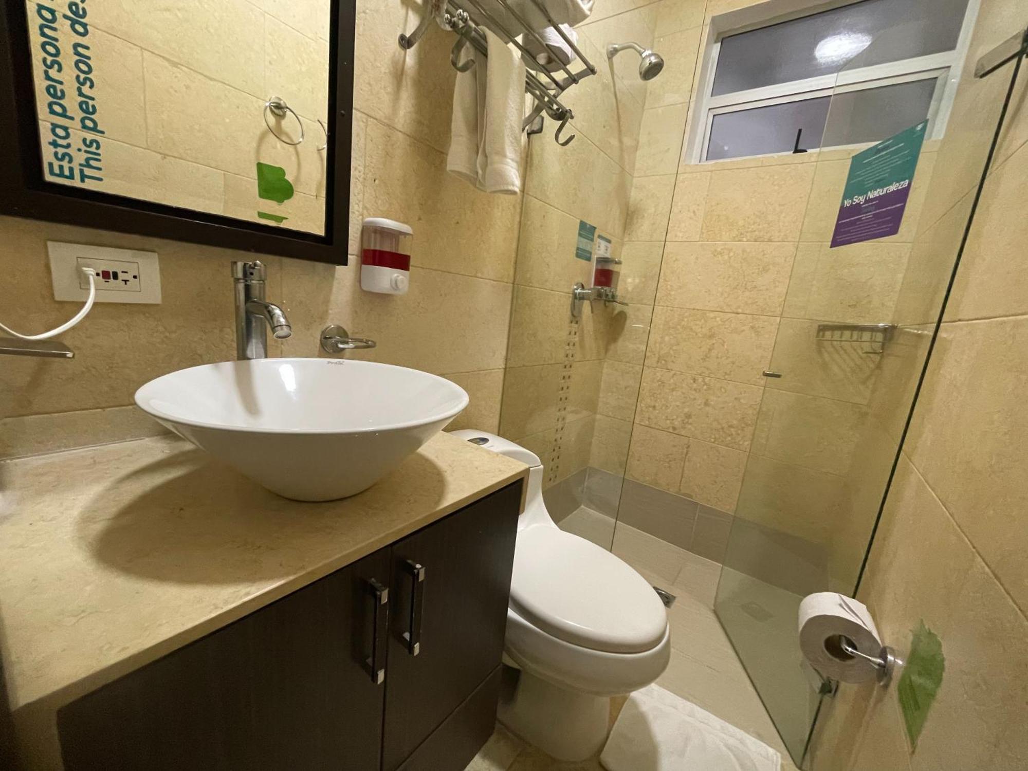 Hotel Bolivariana Plaza Medellín Zewnętrze zdjęcie